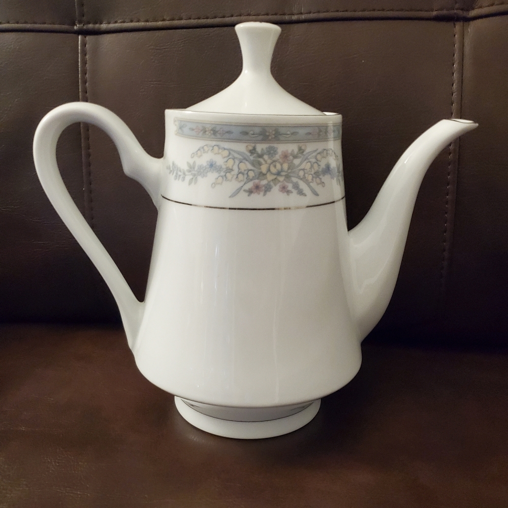 Crown Ming Fine China Jian Shiang Tea Coffee Pot E